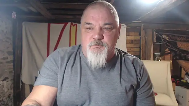 Newfiesausage1972 online show from February 11, 2026, 10:20 am