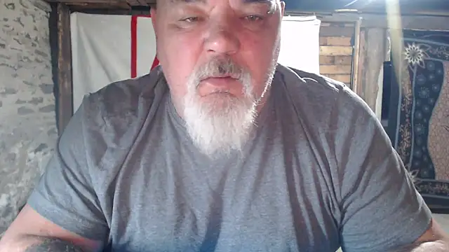 Newfiesausage1972 online show from April 26, 2026, 8:56 am