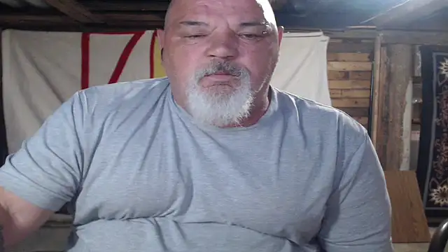 Snapshot of Newfiesausage1972 chatting on June 7, 2026, 9:46 am Newfiesausage1972 online show from June 7, 2026, 9:46 am