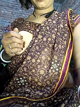 Snapshot of Simaran_bhabhi chatting on February 8, 2025, 4:57 am Simaran bhabhi online show from February 8, 2025, 4:57 am