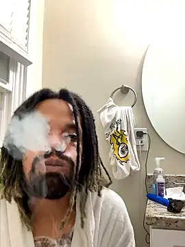 Snapshot of 1BeautyN1Beast chatting on December 2, 2024, 3:15 am 1BeautyN1Beast online show from December 2, 2024, 3:15 am