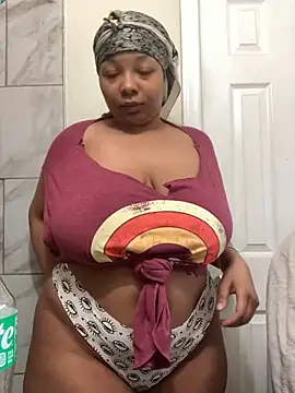 Snapshot of 1BeautyN1Beast chatting on December 10, 2024, 3:12 pm 1BeautyN1Beast online show from December 10, 2024, 3:12 pm