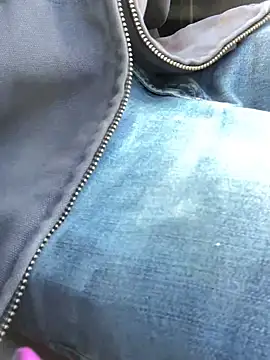 Snapshot of 1BeautyN1Beast chatting on December 12, 2024, 4:43 pm 1BeautyN1Beast online show from December 12, 2024, 4:43 pm