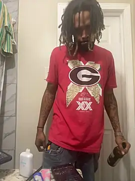 Snapshot of 1BeautyN1Beast chatting on December 21, 2024, 6:19 am 1BeautyN1Beast online show from December 21, 2024, 6:19 am