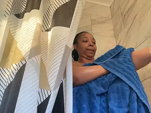 Snapshot of 1BeautyN1Beast chatting on January 2, 2025, 10:11 pm 1BeautyN1Beast online show from January 2, 2025, 10:11 pm