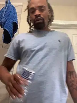 Snapshot of 1BeautyN1Beast chatting on January 15, 2025, 10:35 pm 1BeautyN1Beast online show from January 15, 2025, 10:35 pm