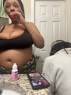 Snapshot of 1BeautyN1Beast chatting on January 16, 2025, 4:17 am 1BeautyN1Beast online show from January 16, 2025, 4:17 am