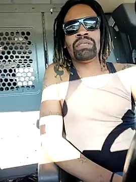 Snapshot of 1BeautyN1Beast chatting on March 3, 2025, 9:05 pm 1BeautyN1Beast online show from March 3, 2025, 9:05 pm