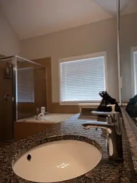 Snapshot of 1BeautyN1Beast chatting on September 25, 2025, 4:54 pm 1BeautyN1Beast online show from September 25, 2025, 4:54 pm