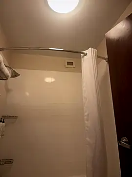 Snapshot of 1BeautyN1Beast chatting on October 16, 2025, 11:39 pm 1BeautyN1Beast online show from October 16, 2025, 11:39 pm