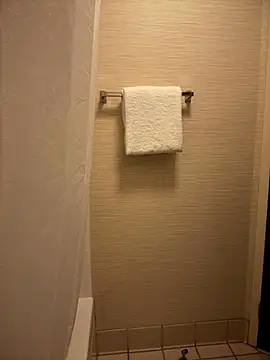 Snapshot of 1BeautyN1Beast chatting on October 18, 2025, 10:27 am 1BeautyN1Beast online show from October 18, 2025, 10:27 am