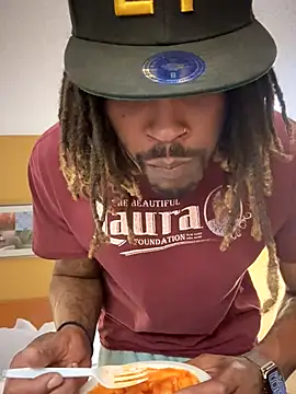 Snapshot of 1BeautyN1Beast chatting on October 19, 2025, 8:20 pm 1BeautyN1Beast online show from October 19, 2025, 8:20 pm