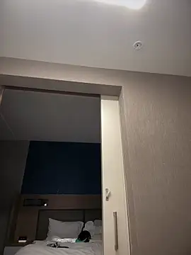 Snapshot of 1BeautyN1Beast chatting on November 18, 2025, 3:05 pm 1BeautyN1Beast online show from November 18, 2025, 3:05 pm