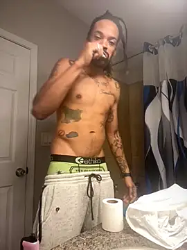 Snapshot of 1BeautyN1Beast chatting on December 5, 2025, 2:14 pm 1BeautyN1Beast online show from December 5, 2025, 2:14 pm