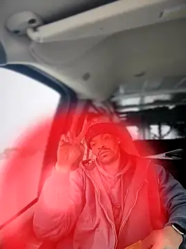 1BeautyN1Beast online show from December 19, 2025, 4:47 pm