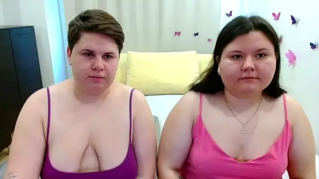 BeckyAndHellen online show from September 18, 2025, 9:44 am