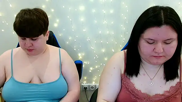 BeckyAndHellen online show from April 24, 2026, 9:45 am