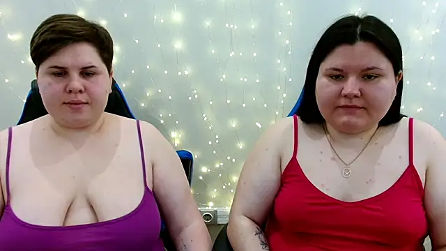 BeckyAndHellen online show from April 30, 2026, 12:33 pm