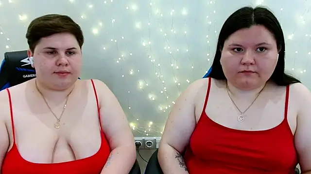 Snapshot of BeckyAndHellen chatting on May 25, 2026, 7:31 pm BeckyAndHellen online show from May 25, 2026, 7:31 pm
