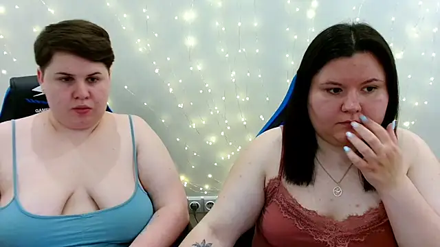 Snapshot of BeckyAndHellen chatting on June 11, 2026, 10:24 am BeckyAndHellen online show from June 11, 2026, 10:24 am