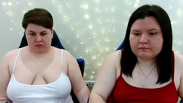Snapshot of BeckyAndHellen chatting on June 12, 2026, 10:36 am BeckyAndHellen online show from June 12, 2026, 10:36 am