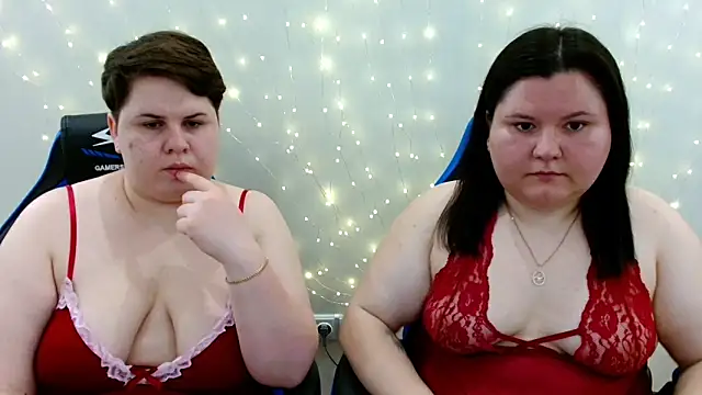 Snapshot of BeckyAndHellen chatting on June 17, 2026, 10:17 am BeckyAndHellen online show from June 17, 2026, 10:17 am