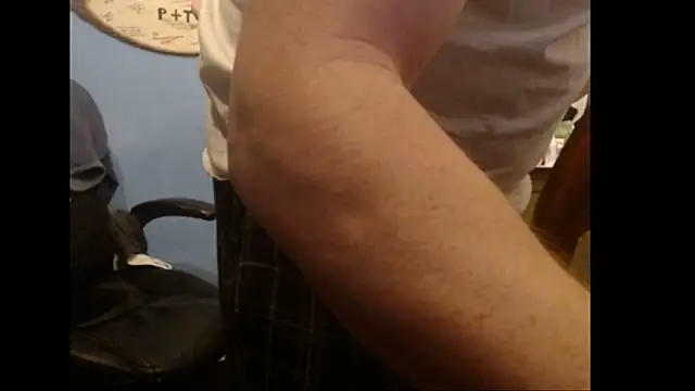 Snapshot of long_thinmint86 chatting on December 19, 2025, 6:15 pm long thinmint86 online show from December 19, 2025, 6:15 pm