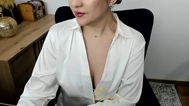 Snapshot of EnygmaVane chatting on December 15, 2025, 5:12 am EnygmaVane online show from December 15, 2025, 5:12 am