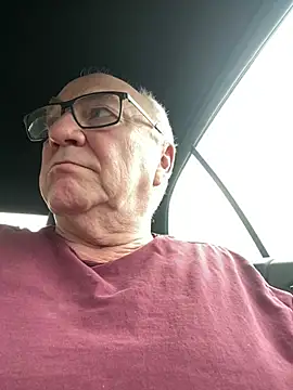 Snapshot of biggandybig chatting on February 21, 2025, 3:32 pm biggandybig online show from February 21, 2025, 3:32 pm