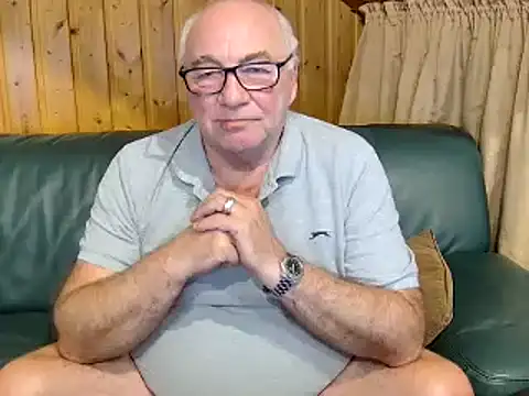 Snapshot of biggandybig chatting on February 24, 2025, 11:09 pm biggandybig online show from February 24, 2025, 11:09 pm