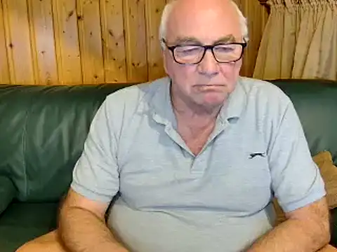 Snapshot of biggandybig chatting on February 25, 2025, 10:50 pm biggandybig online show from February 25, 2025, 10:50 pm