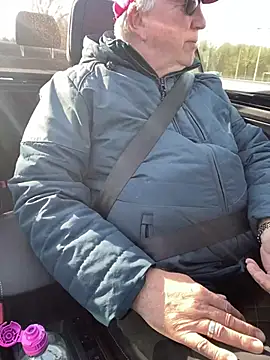 Snapshot of biggandybig chatting on March 5, 2025, 12:55 pm biggandybig online show from March 5, 2025, 12:55 pm