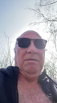 Snapshot of biggandybig chatting on March 8, 2025, 12:41 pm biggandybig online show from March 8, 2025, 12:41 pm