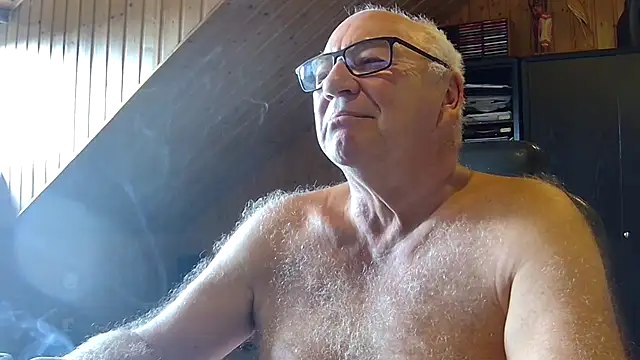 Snapshot of biggandybig chatting on September 16, 2025, 9:32 am biggandybig online show from September 16, 2025, 9:32 am