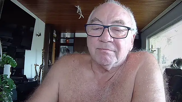 Snapshot of biggandybig chatting on September 28, 2025, 2:22 pm biggandybig online show from September 28, 2025, 2:22 pm