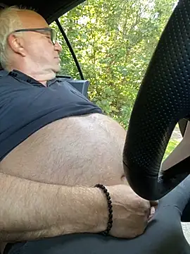 Snapshot of biggandybig chatting on September 29, 2025, 12:32 pm biggandybig online show from September 29, 2025, 12:32 pm