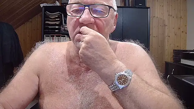 Snapshot of biggandybig chatting on October 23, 2025, 9:24 pm biggandybig online show from October 23, 2025, 9:24 pm