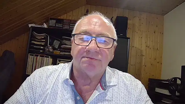 Snapshot of biggandybig chatting on November 4, 2025, 10:20 pm biggandybig online show from November 4, 2025, 10:20 pm