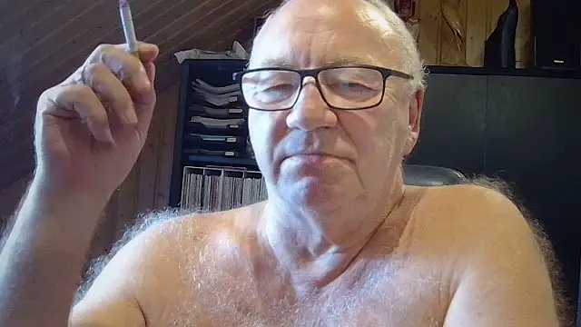 Snapshot of biggandybig chatting on November 14, 2025, 12:04 pm biggandybig online show from November 14, 2025, 12:04 pm