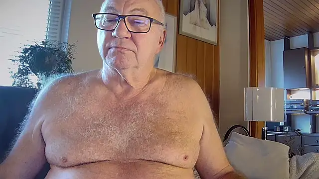 Snapshot of biggandybig chatting on November 16, 2025, 12:44 pm biggandybig online show from November 16, 2025, 12:44 pm