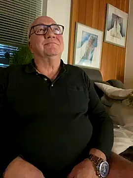 Snapshot of biggandybig chatting on November 20, 2025, 7:35 pm biggandybig online show from November 20, 2025, 7:35 pm