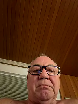 Snapshot of biggandybig chatting on November 21, 2025, 9:35 pm biggandybig online show from November 21, 2025, 9:35 pm