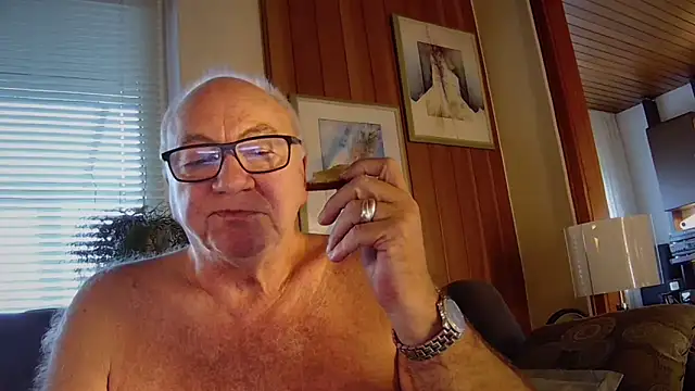 Snapshot of biggandybig chatting on November 25, 2025, 8:47 am biggandybig online show from November 25, 2025, 8:47 am