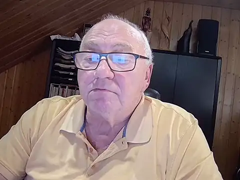 Snapshot of biggandybig chatting on December 14, 2025, 4:45 pm biggandybig online show from December 14, 2025, 4:45 pm