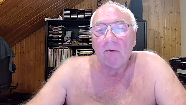 Snapshot of biggandybig chatting on May 3, 2026, 12:49 am biggandybig online show from May 3, 2026, 12:49 am