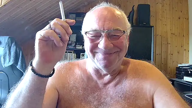 Snapshot of biggandybig chatting on May 4, 2026, 8:10 am biggandybig online show from May 4, 2026, 8:10 am