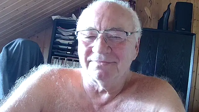 Snapshot of biggandybig chatting on May 8, 2026, 1:16 pm biggandybig online show from May 8, 2026, 1:16 pm