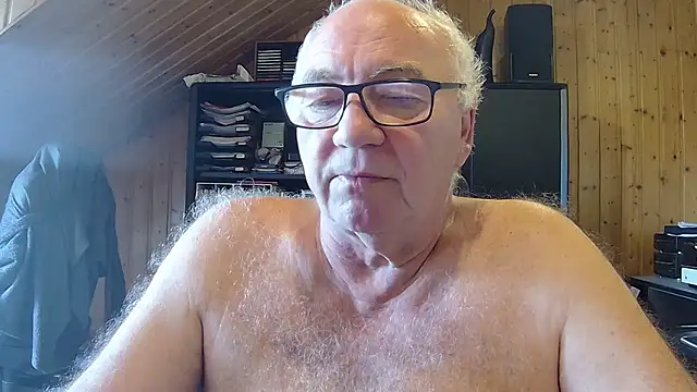 Snapshot of biggandybig chatting on May 18, 2026, 6:08 am biggandybig online show from May 18, 2026, 6:08 am