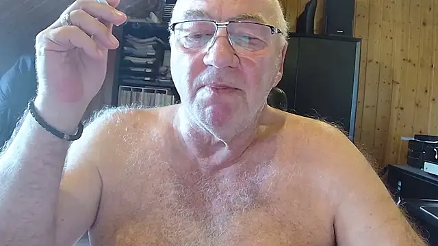 Snapshot of biggandybig chatting on June 5, 2026, 2:34 pm biggandybig online show from June 5, 2026, 2:34 pm