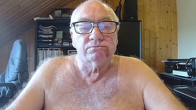 Snapshot of biggandybig chatting on June 12, 2026, 10:58 am biggandybig online show from June 12, 2026, 10:58 am